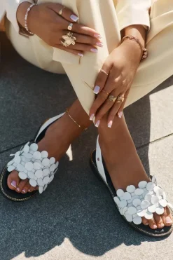 Skórzane Sandały Na Płaskim Obcasie Zazoo 40425 Białe