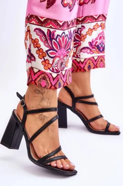 Skórzane Sandały Na Słupku Czarne Florentina