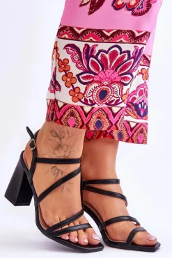 Skórzane Sandały Na Słupku Czarne Florentina