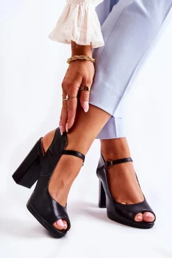 Skórzane Sandały Na Słupku Czarne Visali