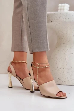 Skórzane Sandały Na Szpilce Z Ozdobną Bransoletą CheBello 4440 Beżowe