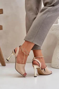 Skórzane Sandały Na Szpilce Z Ozdobną Bransoletą CheBello 4440 Beżowe