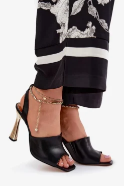 Skórzane Sandały Na Szpilce Z Ozdobną Bransoletą CheBello 4440 Czarne