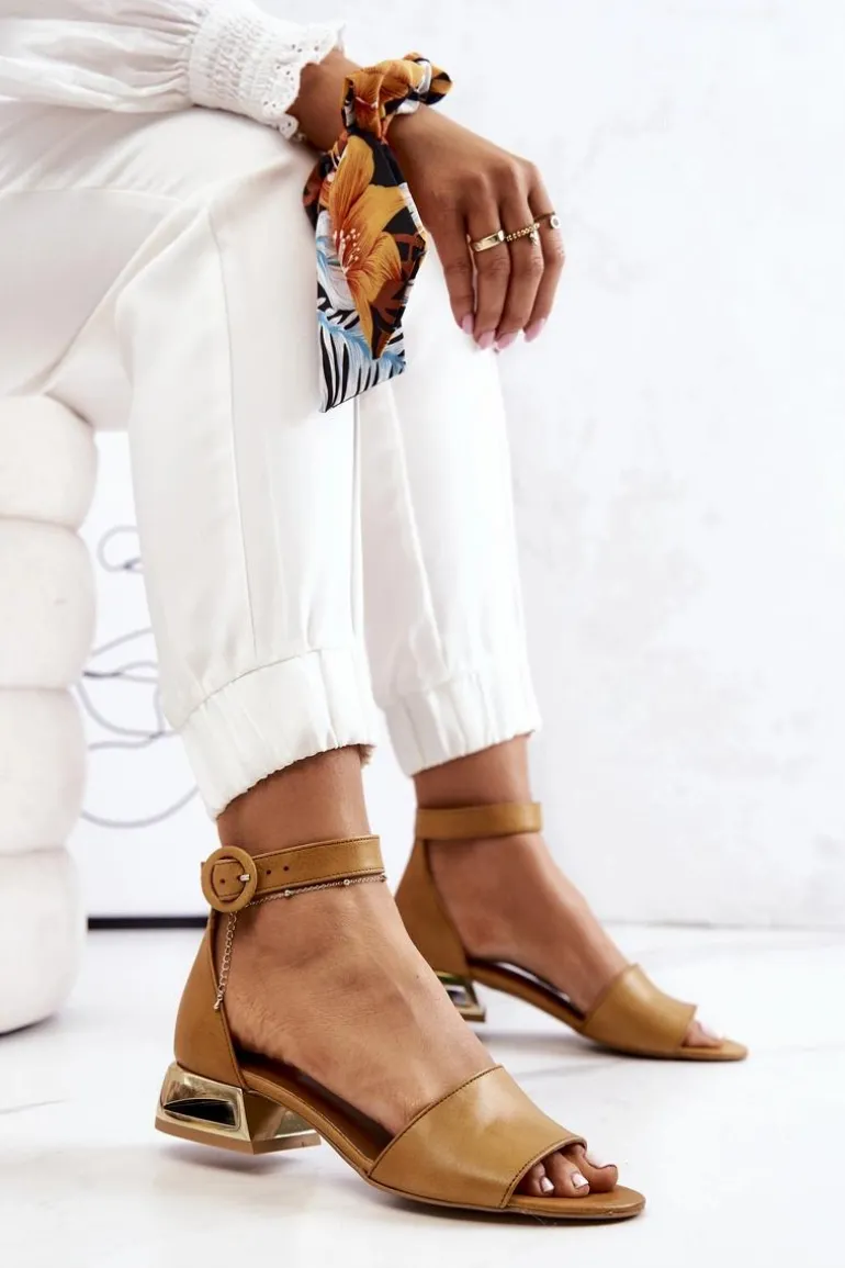 Skórzane Sandały Na Złotym Obcasie Laura Messi 2143 Camel