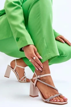 Skórzane Sandały Z Cyrkoniami Na Obcasie Beżowe Carlotta