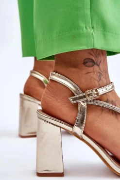 Skórzane Sandały Z Cyrkoniami Na Obcasie Złote Carlotta