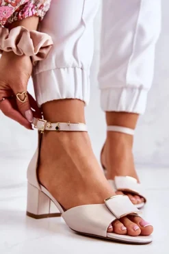 Skórzane Sandały Z Ozdobą Beżowe Floren