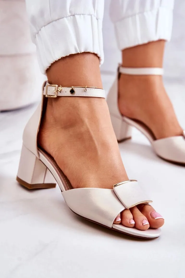 Skórzane Sandały Z Ozdobą Beżowe Floren