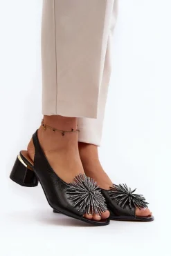 Skórzane Sandały Z Ozdobą Laura Messi 2719 Czarne
