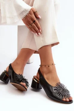 Skórzane Sandały Z Ozdobą Laura Messi 2719 Czarne