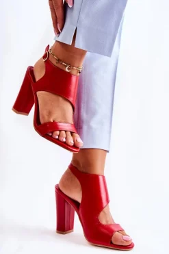 Skórzane Sandały Z Wycięciem Czerwone Maronni