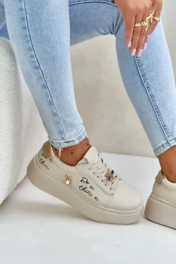 Skórzane Sneakersy Damskie Na Platformie Z Przypinkami I Napisem Vinceza 89102 Beżowe