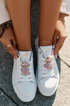 Skórzane Sneakersy Z Ozdobną Broszką Ananas CheBello 4651 Białe