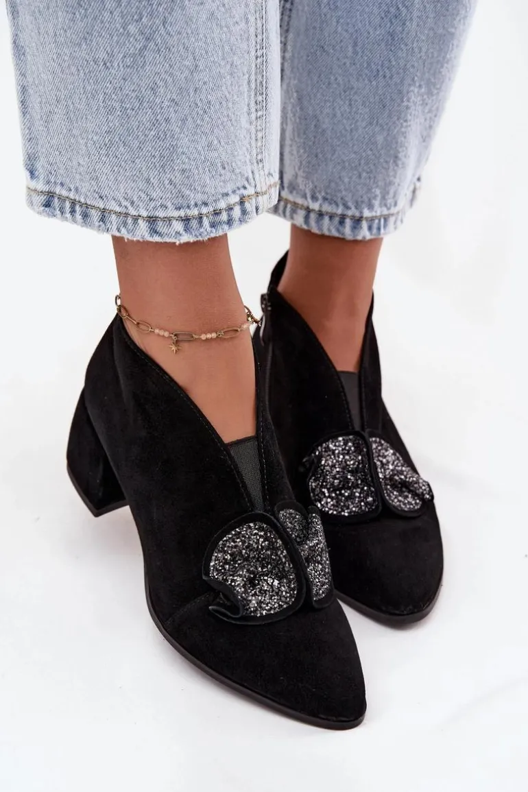 Skórzane Zamszowe Botki Damskie Na Obcasie Z Ozdobą D&A MR52-182 Czarne
