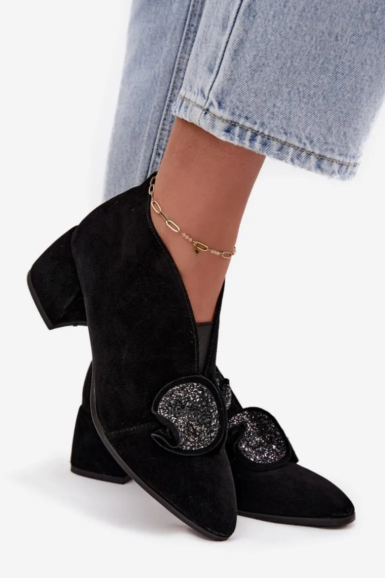 Skórzane Zamszowe Botki Damskie Na Obcasie Z Ozdobą D&A MR52-182 Czarne