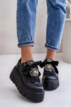 Sneakersy Damskie Na Masywnej Podeszwie Ze Złotą Ozdobą CheBello 4530 Czarne