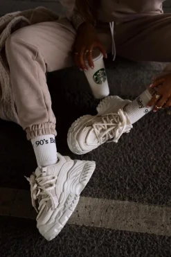 Sneakersy Damskie Na Masywnej Podeszwie Jasnobeżowe Nevela