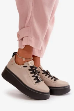 Sneakersy Damskie Skórzane Z Przypinkami Na Platformie CheBello 4596 Beżowe