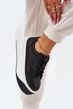 Sneakersy Na Masywnej Platformie Gładkie Czarne Tirvanis