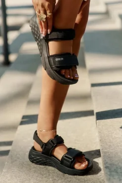 Sportowe Sandały Damskie Na Platformie Big Star RR274A077 Czarne