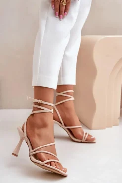 Stylowe Sandały Na Szpilce Z Paskami Beżowe Saredi