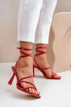 Stylowe Sandały Na Szpilce Z Paskami Czerwone Saredi