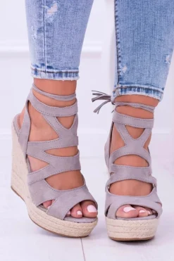 Szare Zamszowe Sandały Na Koturnie Nowelio