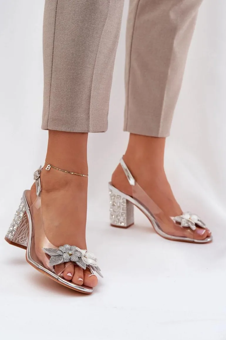 Transparentne Sandały Z Kwiatkami Na Zdobionym Obcasie D&A MR38-331 Srebrne