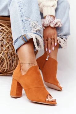 Wiosenne Zamszowe Botki Na Słupku Vinceza 21-17095 Camel