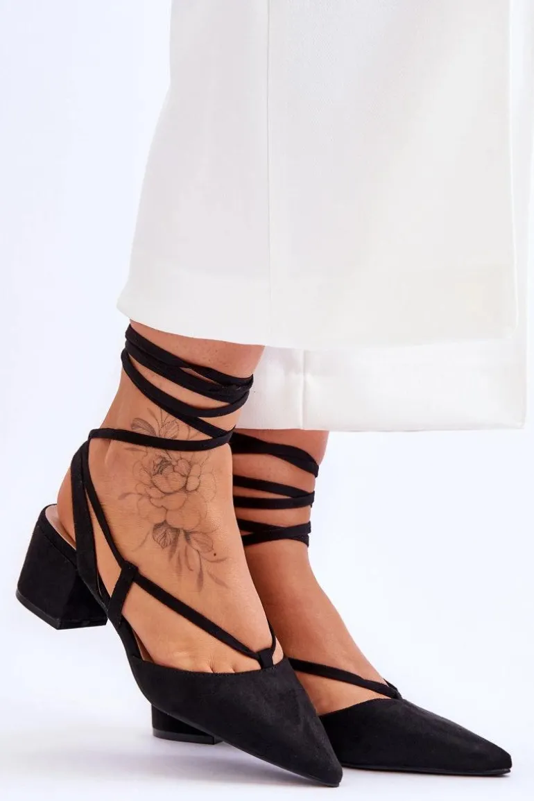 Wiązane Czółenka Na Niskim Słupku W Szpic Czarne Carlotte