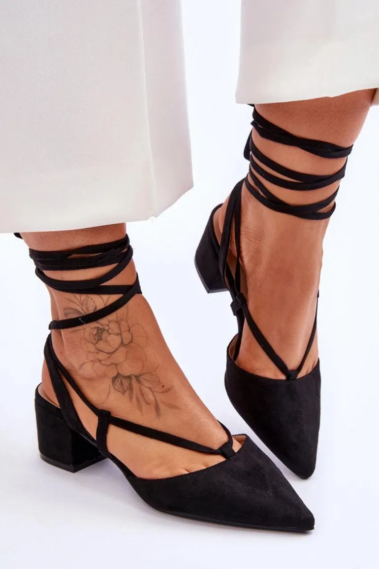 Wiązane Czółenka Na Niskim Słupku W Szpic Czarne Carlotte