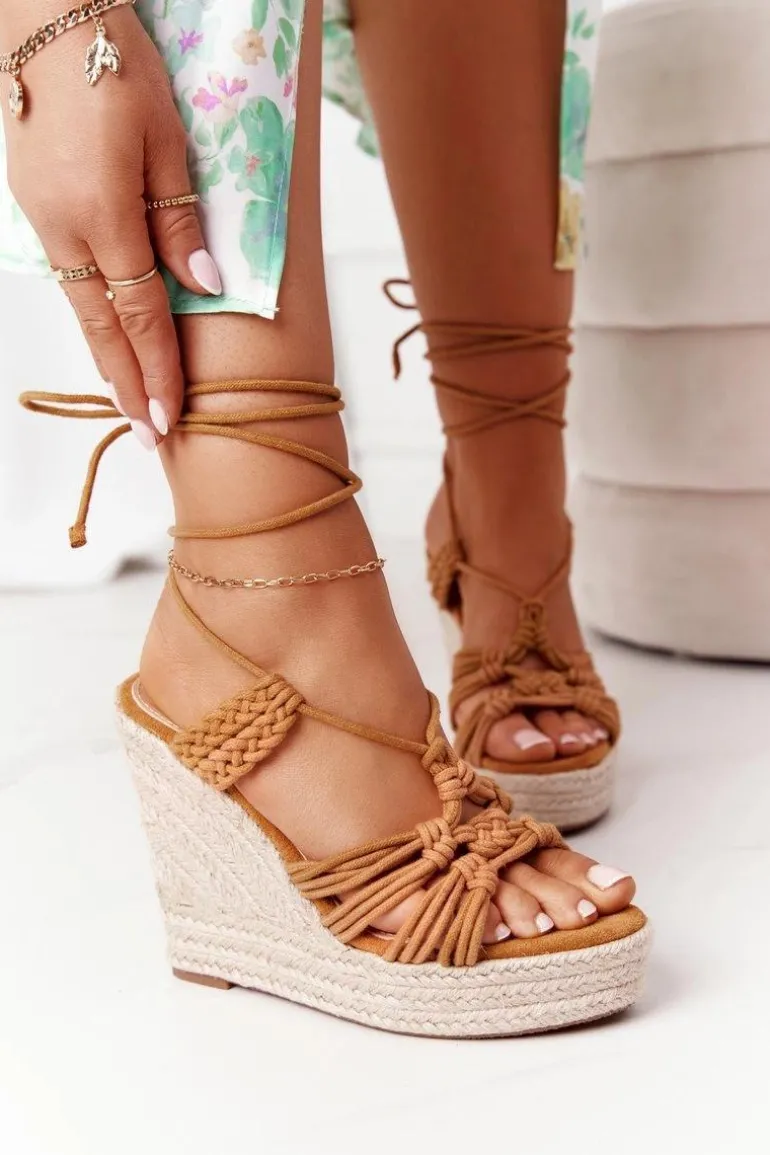 Wiązane Sandały Na Koturnie Z Plecionką Camel Run The World