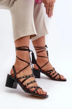 Wiązane Sandały Na Niskim Obcasie Ozdobione Ćwiekami Czarne Chrisele