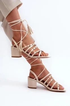 Wiązane Sandały Na Niskim Obcasie Ozdobione Ćwiekami Beżowe Chrisele