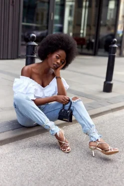 Wiązane Sandały Na Szpilce Z Kwadratowym Noskiem Złote Runway