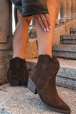 Wsuwane Botki Kowbojki Damskie Z Naturalnego Zamszu Czekoladowe Beretta