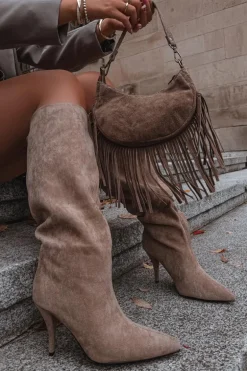 Wsuwane Kozaki Damskie Na Szpilce Z Eko Zamszu Beżowe Noretta