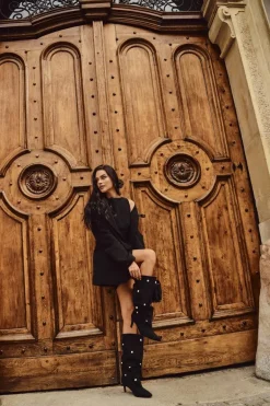 Wsuwane Kozaki Damskie Na Szpilce Ze Srebrnymi Ozdobami Czarne Thaliane