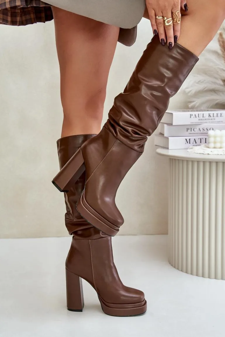 Wsuwane Kozaki Na Słupku I Platformie Z Marszczeniem Ocieplane Brązowe Beridra