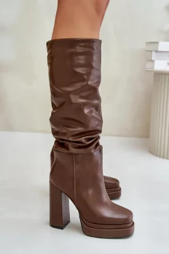 Wsuwane Kozaki Na Słupku I Platformie Z Marszczeniem Ocieplane Brązowe Beridra