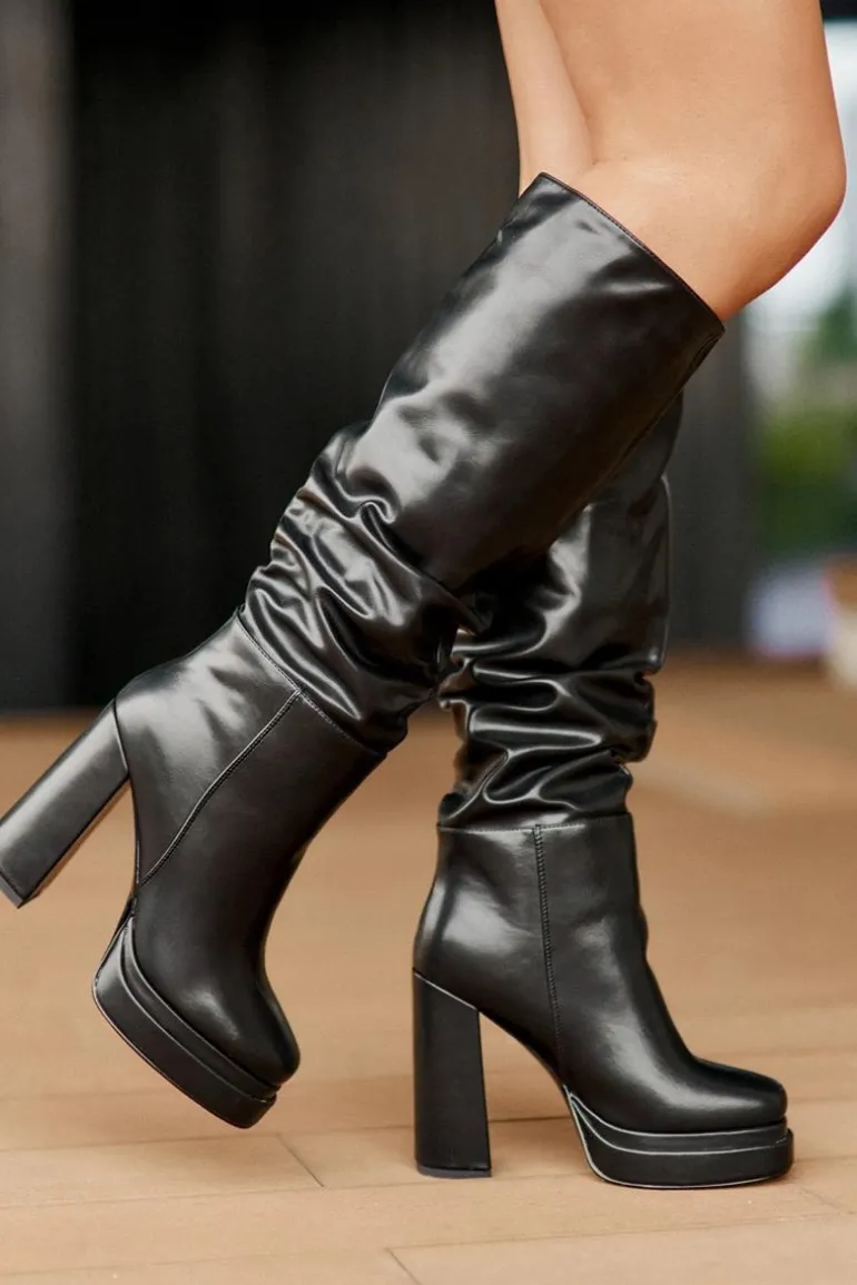 Wsuwane Kozaki Na Słupku I Platformie Z Marszczeniem Ocieplane Czarne Beridra