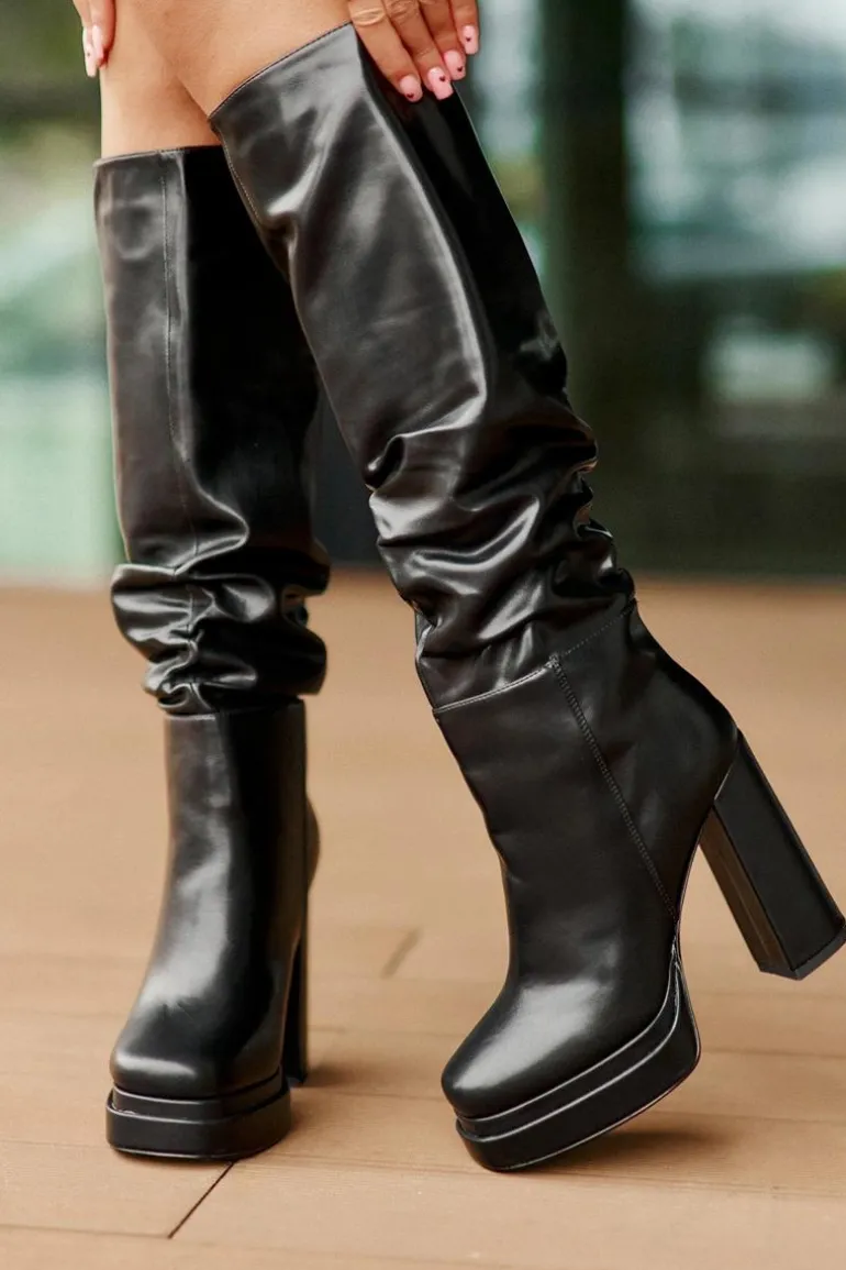 Wsuwane Kozaki Na Słupku I Platformie Z Marszczeniem Ocieplane Czarne Beridra