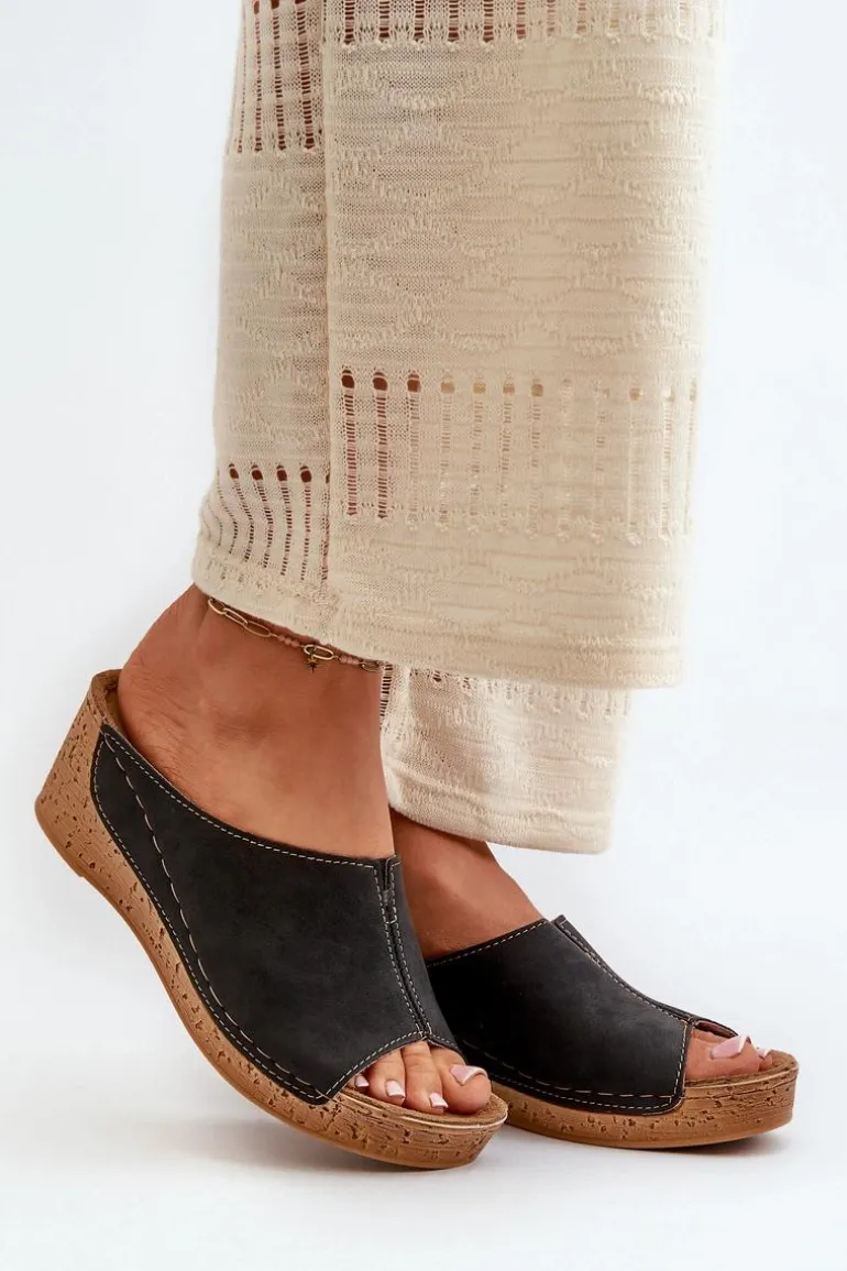 Wygodne Klapki Damskie Na Koturnie Inblu NG000002 Czarne