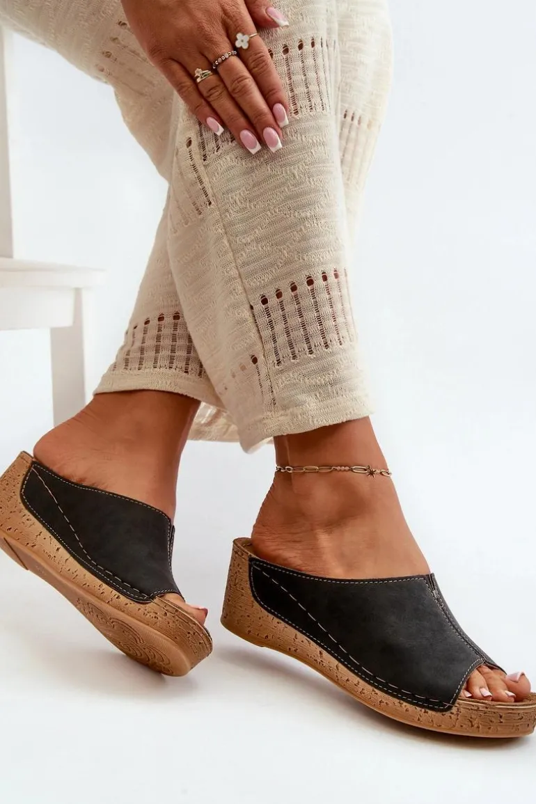 Wygodne Klapki Damskie Na Koturnie Inblu NG000002 Czarne