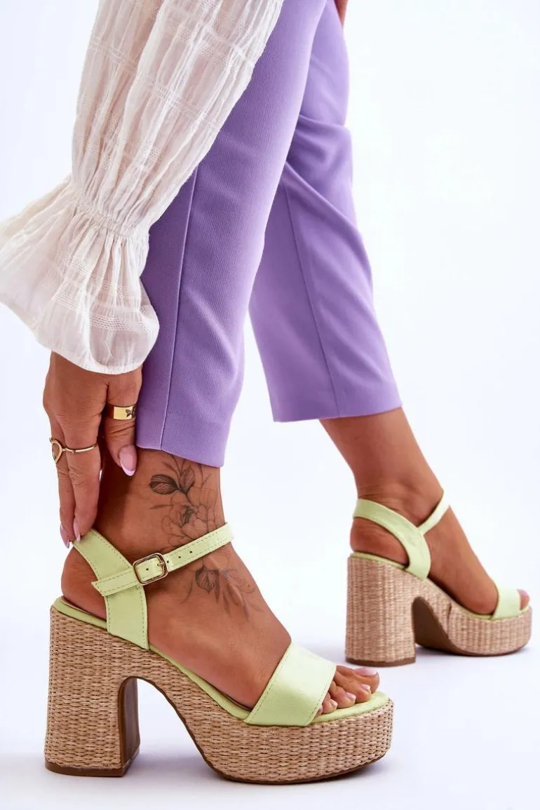 Wygodne Zamszowe Sandały Na Masywnym Słupku Jasnozielone Elishia