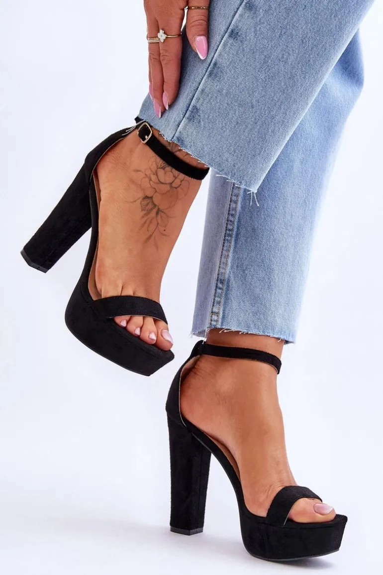 Wygodne Zamszowe Sandały Na Wysokim Słupku Czarne Essence