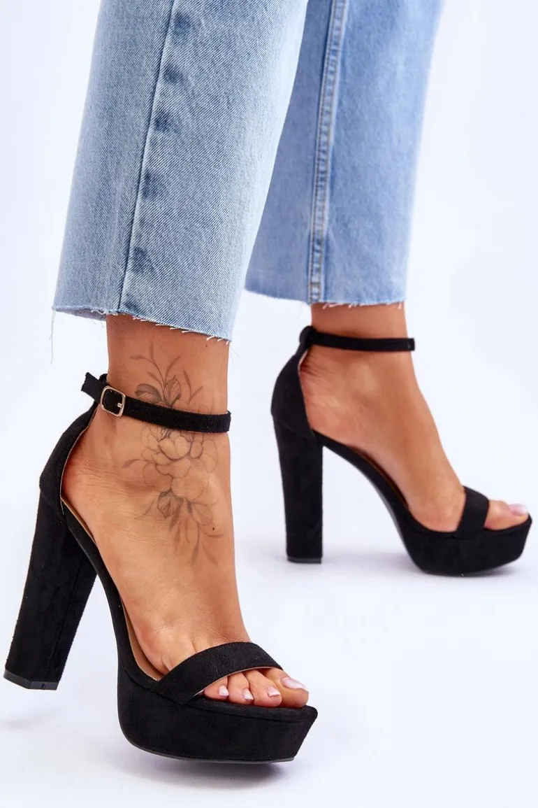 Wygodne Zamszowe Sandały Na Wysokim Słupku Czarne Essence