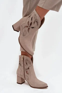 Zamszowe Ażurowe Botki Damskie Na Słupku Zazoo 3647 Cappuccino