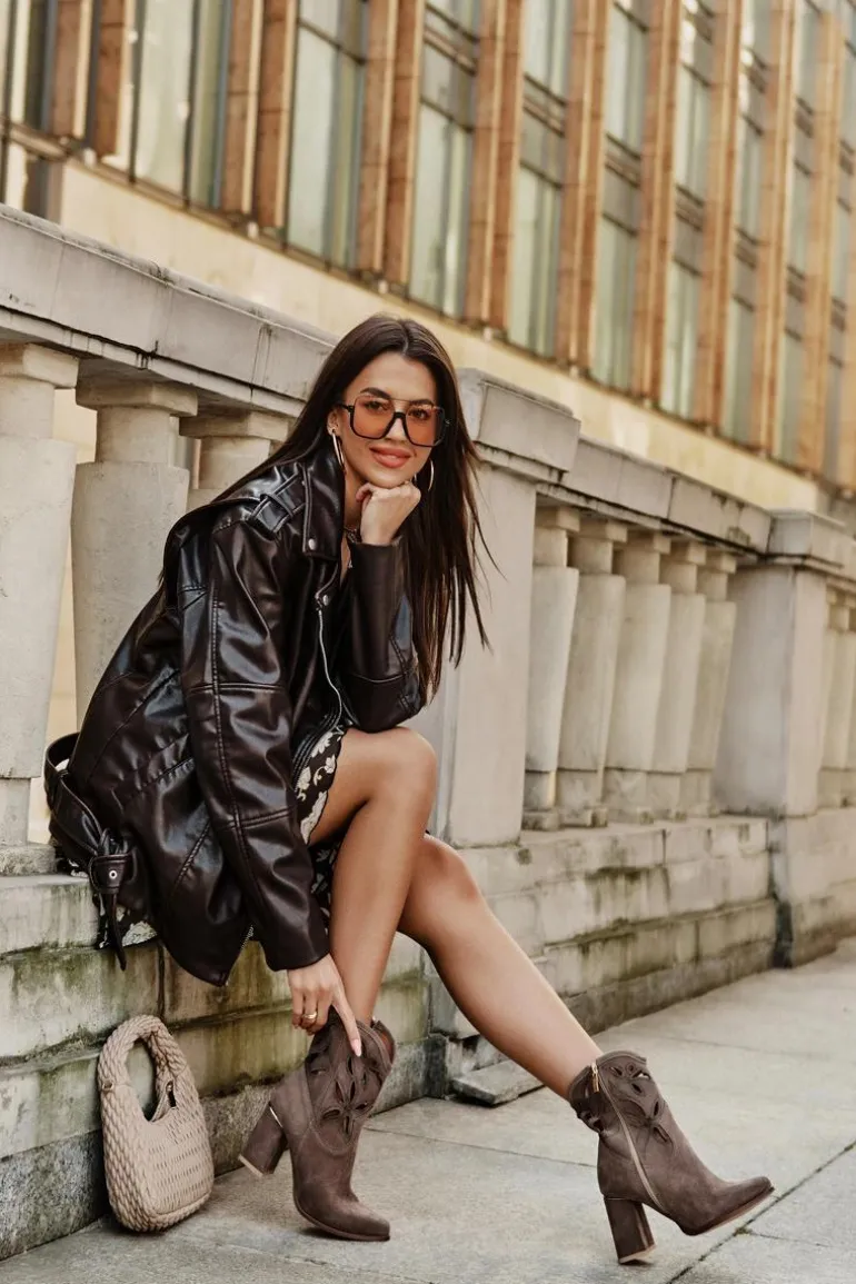 Zamszowe Ażurowe Botki Na Słupku Lewski 3629 Ciemnobeżowe