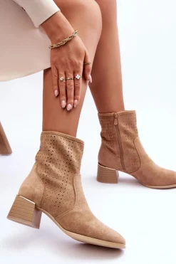 Zamszowe Ażurowe Botki Na Obcasie Ciemnobeżowe Perale